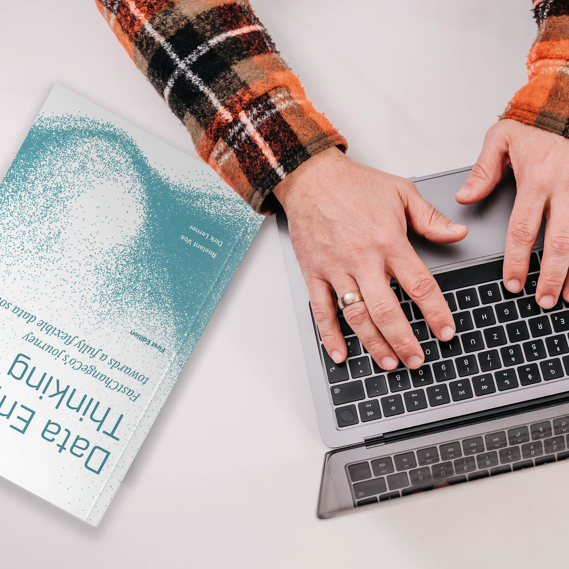 Data Engine Thinking Dirk Laptop Book2